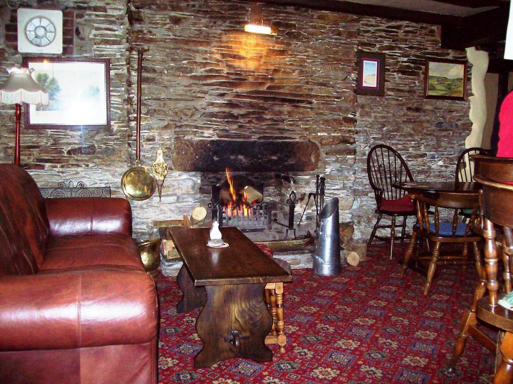 The Copley Arms Hotel Looe Eksteriør billede